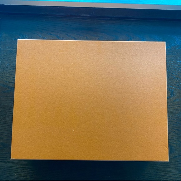 Hermes - Picture 2 of 6